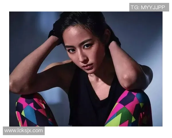 拳王女角色真人化新趋势揭示女性力量与勇气的完美结合