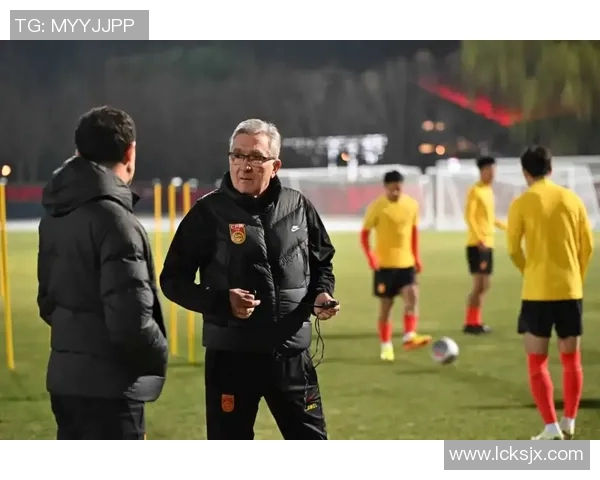 伊万续约至2027年引发争议宋凯无奈回应球迷呼吁尽快更换教练 伊万续约至2027年引发争议宋凯无奈回应球迷呼吁尽快更换教练