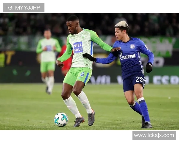 沙尔克04全力备战新赛季力争重返德甲巅峰再创辉煌