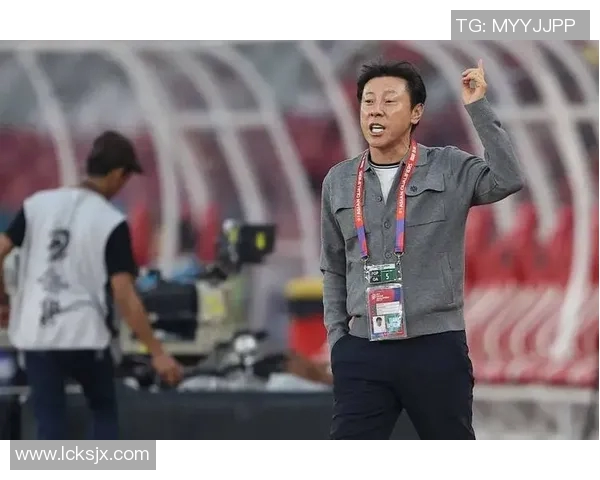 申台龙谈执教国足未获邀请但对未来充满信心